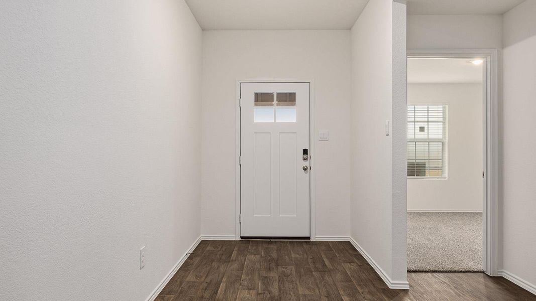 Spacious, unfurnished interior of a new home in Watermill, Uhland (Image 22).