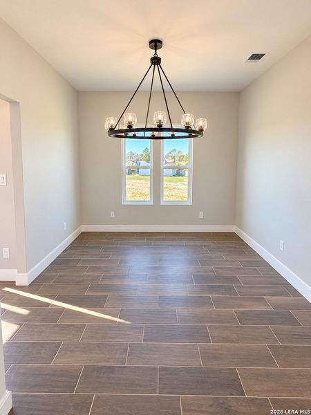 Spacious, unfurnished interior of a new home in , Eagle Pass (Image 25).