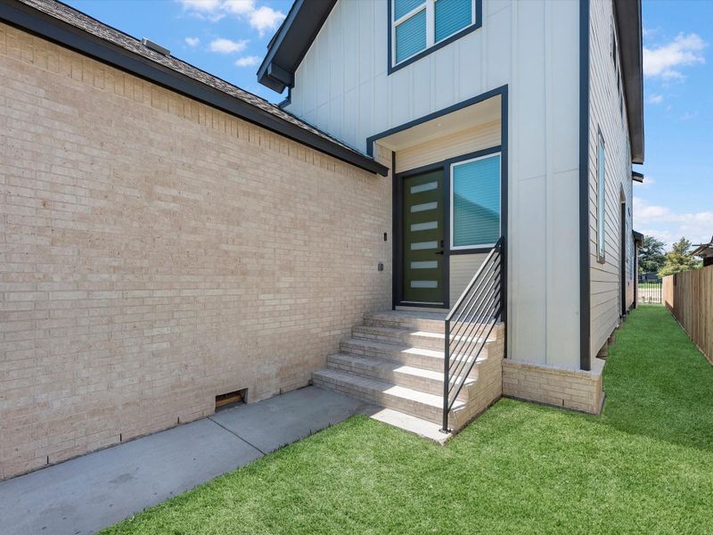 Fron door entrance