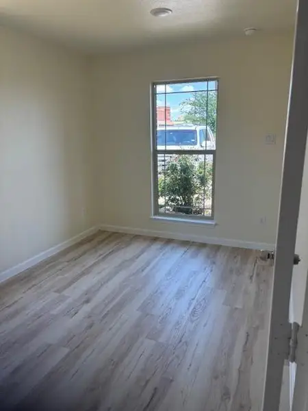 Spacious, unfurnished interior of a new home in , Itasca (Image 12).