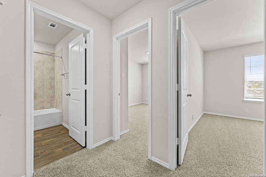 Spacious, unfurnished interior of a new home in Redbird Ranch, San Antonio (Image 18).