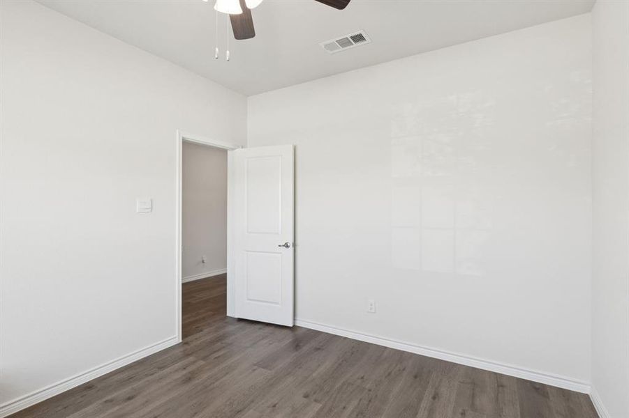 Spacious, unfurnished interior of a new home in , Anna (Image 27).