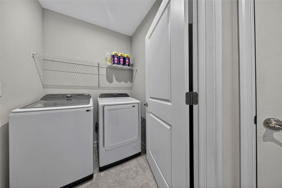 Furnished interior view inside a new home in , Port St. Lucie (Image 23).