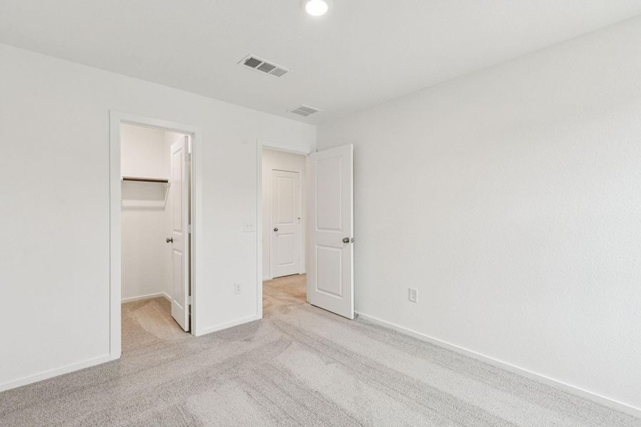 Spacious, unfurnished interior of a new home in Mavera, Conroe (Image 17).