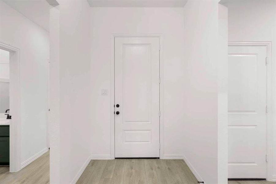 Spacious, unfurnished interior of a new home in Monticello Park, Princeton (Image 14).