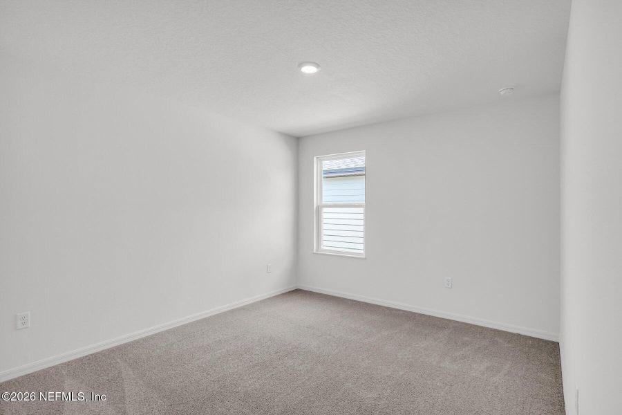 Spacious, unfurnished interior of a new home in Rolling Hills, Green Cove Springs (Image 23).