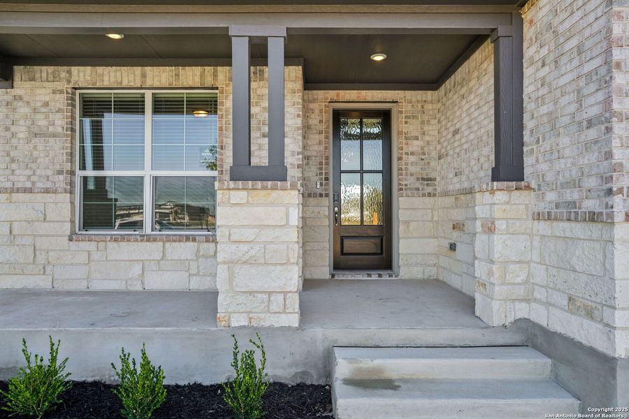 Exterior details and patio area of a home in Carmel Ranch, Schertz (Image 4).
