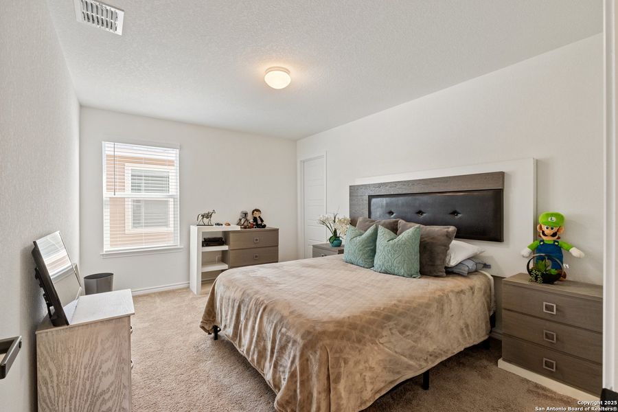 Furnished interior view inside a new home in Champions Landing, San Antonio (Image 25). Furnished interior view inside a new home in Champions Landing, San Antonio (Image 25).