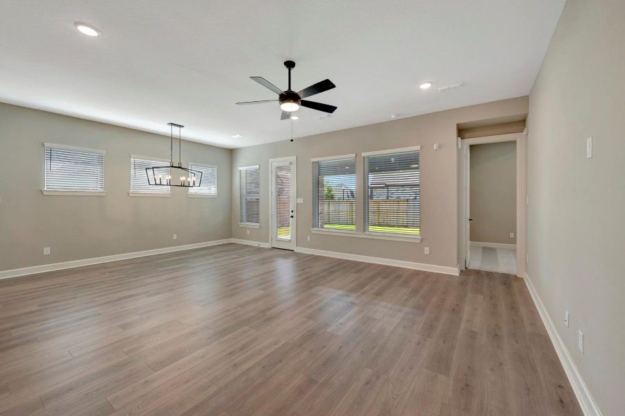 Spacious, unfurnished interior of a new home in Riceland - Summit Collection, Mont Belvieu (Image 21).