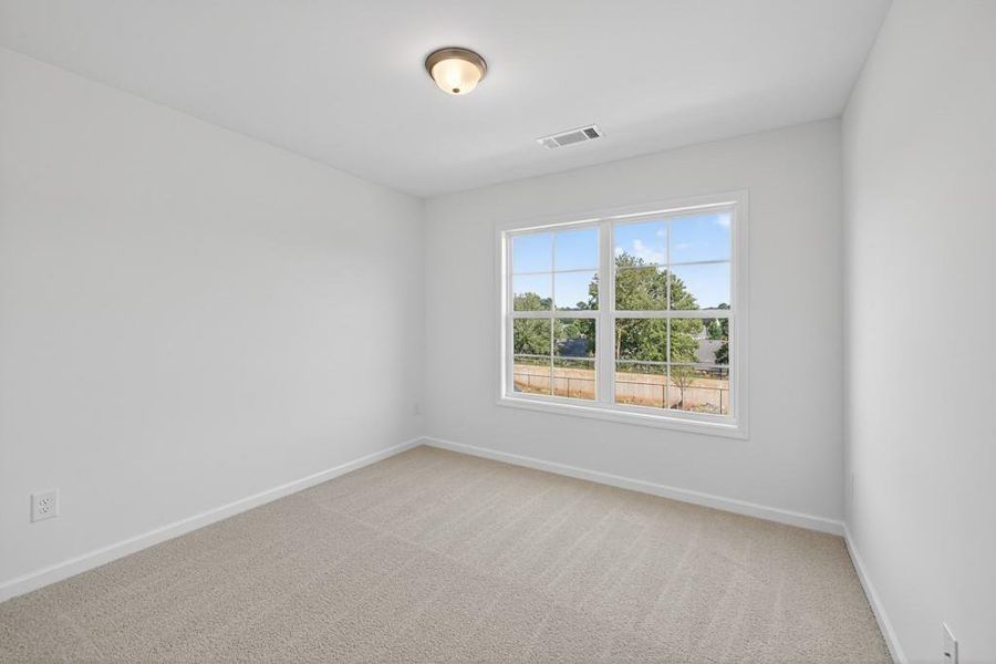 Spacious, unfurnished interior of a new home in , Jefferson (Image 27).