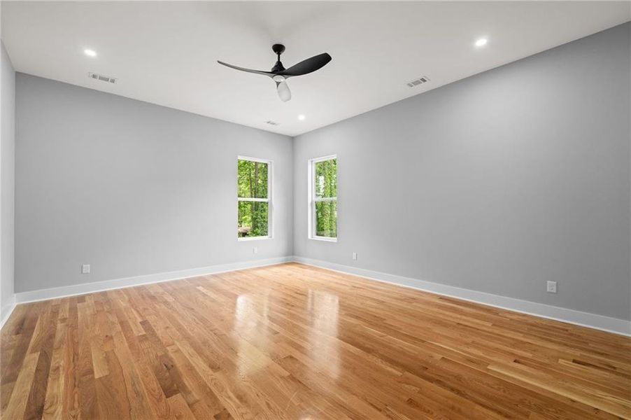 Spacious, unfurnished interior of a new home in , Alpharetta (Image 40).