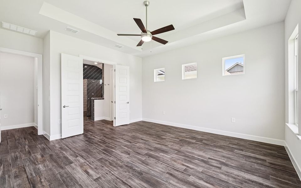 Spacious, unfurnished interior of a new home in Kissing Tree, San Marcos (Image 13). Spacious, unfurnished interior of a new home in Kissing Tree, San Marcos (Image 13).