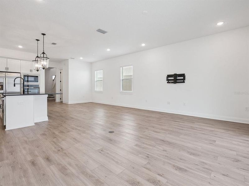 Spacious, unfurnished interior of a new home in Osprey Ranch, Winter Garden (Image 42).
