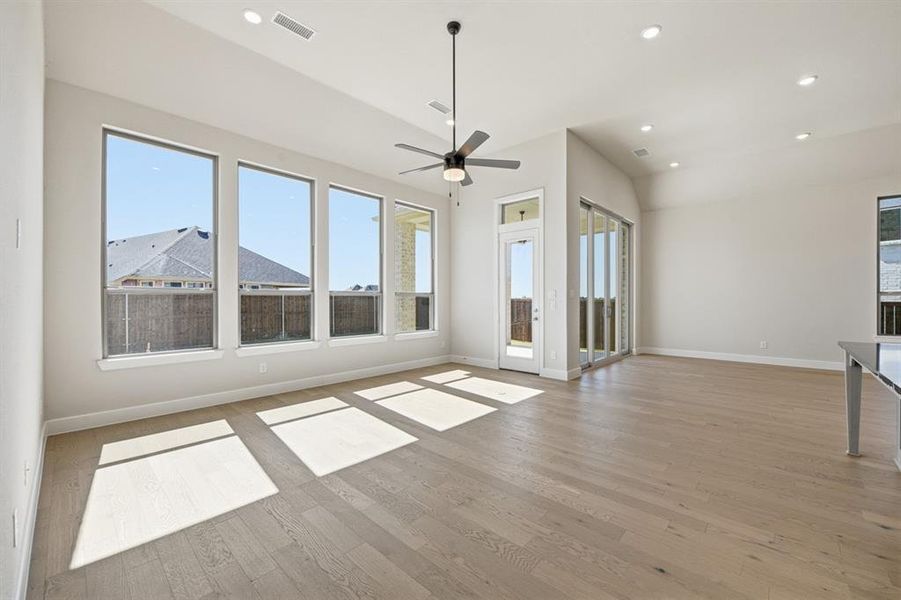 Spacious, unfurnished interior of a new home in Sandbrock Ranch: 60ft. lots, Aubrey (Image 20).