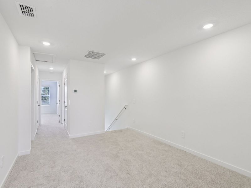 Spacious, unfurnished interior of a new home in Parkside at Shearwater, St. Augustine (Image 9).