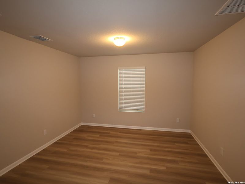 Spacious, unfurnished interior of a new home in Jordan's Ranch, San Antonio (Image 24).