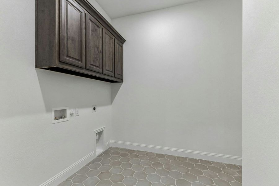 Representative unfurnished interior of a home built from the Hancock by Kindred Homes in Oak Creek Ranch, Waxahachie (Image 36).