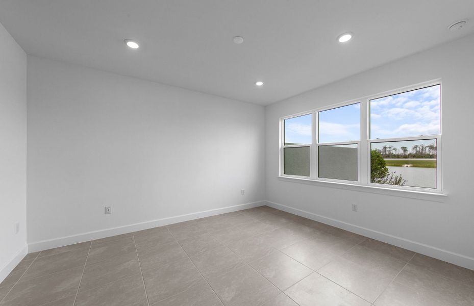 Spacious, unfurnished interior of a new home in Shores at Stillwater, Englewood (Image 19).