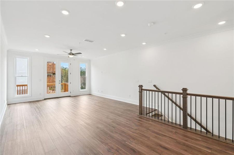 Spacious, unfurnished interior of a new home in IveyBrooke, Alpharetta (Image 10).