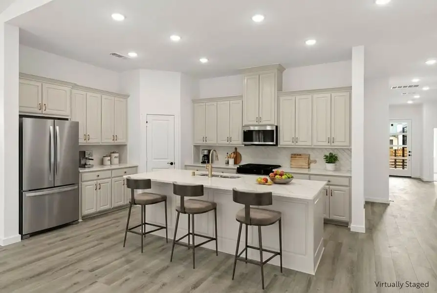 Furnished interior view inside a new home in Willow Grove, Melissa (Image 8).