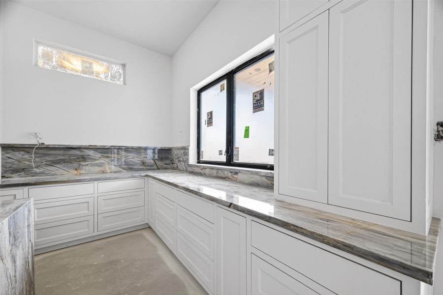 Lovely counter tops that illuminate elegance