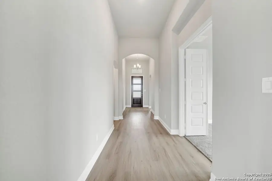Spacious, unfurnished interior of a new home in Annabelle Ranch, San Antonio (Image 24).