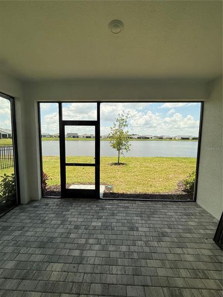 Exterior details and patio area of a home in , Apollo Beach (Image 15).