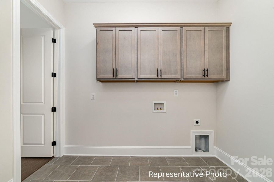 Spacious, unfurnished interior of a new home in , Denver (Image 23).