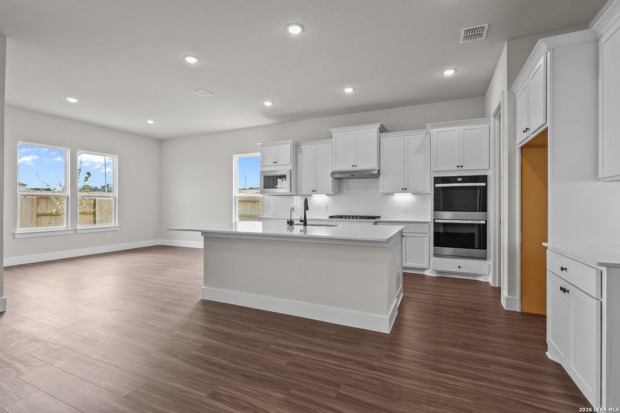 Furnished interior view inside a new home in Homestead, Schertz (Image 15).