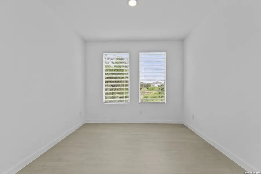 Spacious, unfurnished interior of a new home in Brookmill, San Antonio (Image 22).