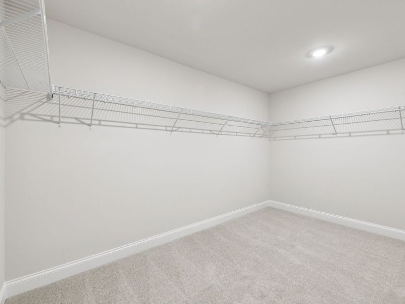 Spacious, unfurnished interior of a new home in River Pointe, Monroe (Image 20).