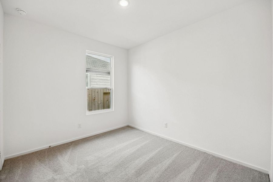 Spacious, unfurnished interior of a new home in Stokesbury, Waller (Image 24).