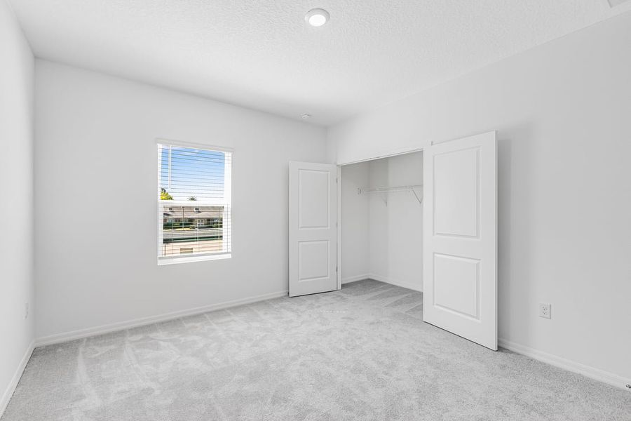 Spacious, unfurnished interior of a new home in Sabal Terrace, Jacksonville (Image 28).