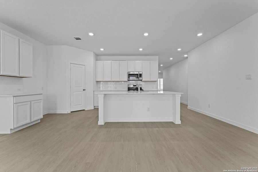 Spacious, unfurnished interior of a new home in Hidden Trails: Coastline Collection, Bulverde (Image 23). Spacious, unfurnished interior of a new home in Hidden Trails: Coastline Collection, Bulverde (Image 23).