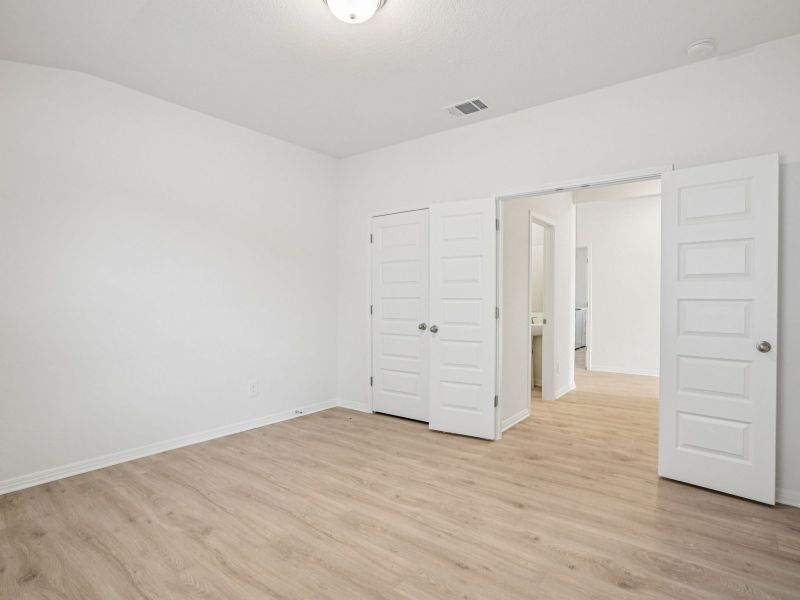 Spacious, unfurnished interior of a new home in Lakeside Meadows, Pflugerville (Image 12). Spacious, unfurnished interior of a new home in Lakeside Meadows, Pflugerville (Image 12).