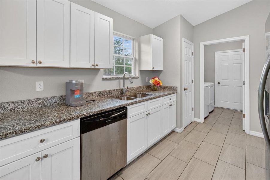 Furnished interior view inside a new home in , Dunnellon (Image 9).