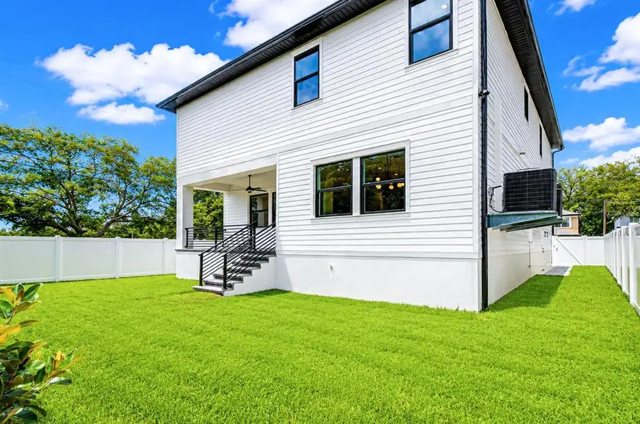 Exterior details and patio area of a home in , Tampa (Image 4).