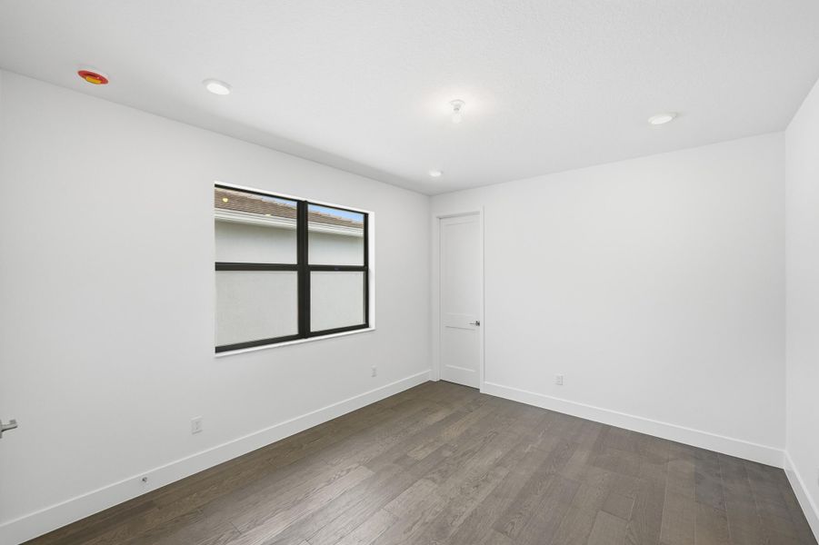 76-print-10140-royal-ascot-avenue