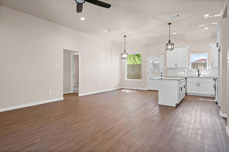 Spacious, unfurnished interior of a new home in , Mineral Wells (Image 27).