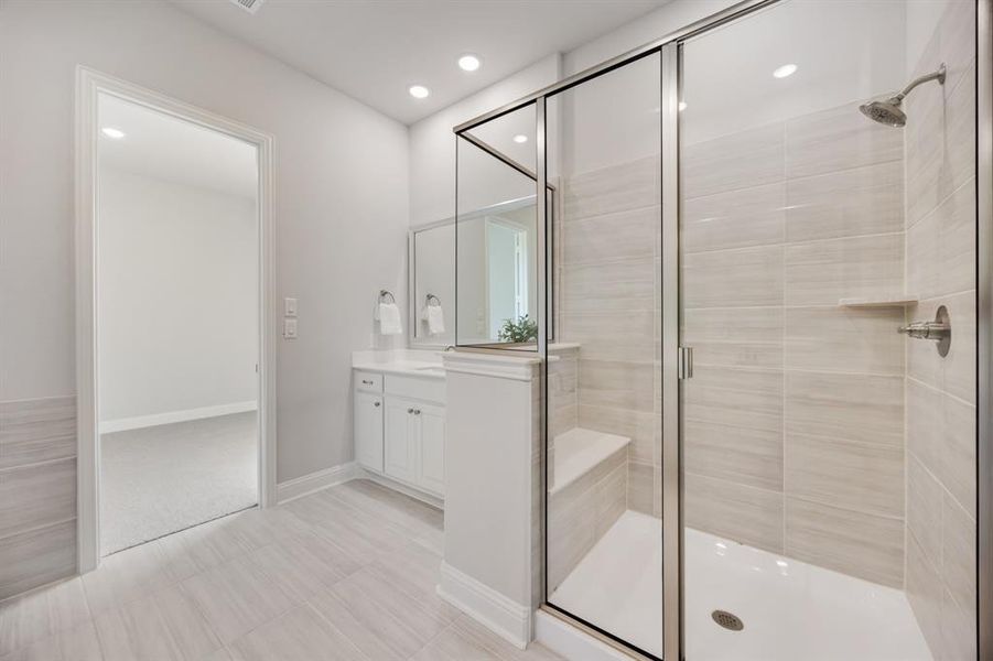 Furnished interior view inside a new home in Heath Golf and Yacht, Heath (Image 9).