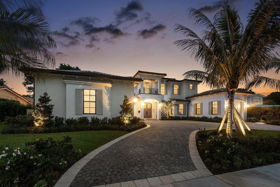 Exterior Driveway Twilight