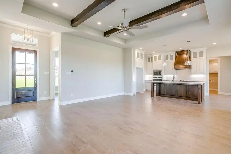 Spacious, unfurnished interior of a new home in , Weatherford (Image 36).