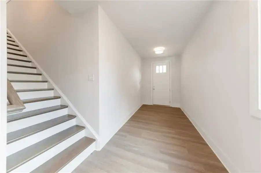 Spacious, unfurnished interior of a new home in , Marietta (Image 12).