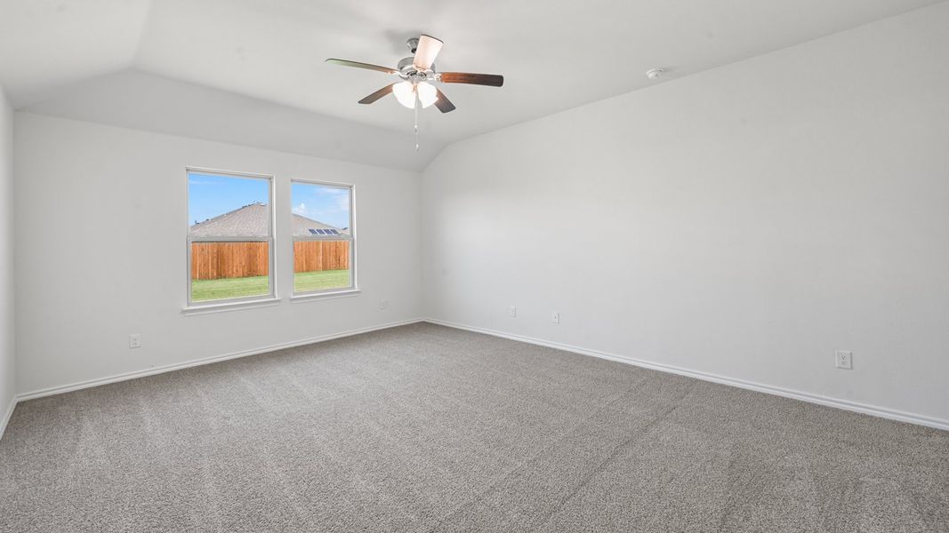 Spacious, unfurnished interior of a new home in Saddlebrook, Waxahachie (Image 26).