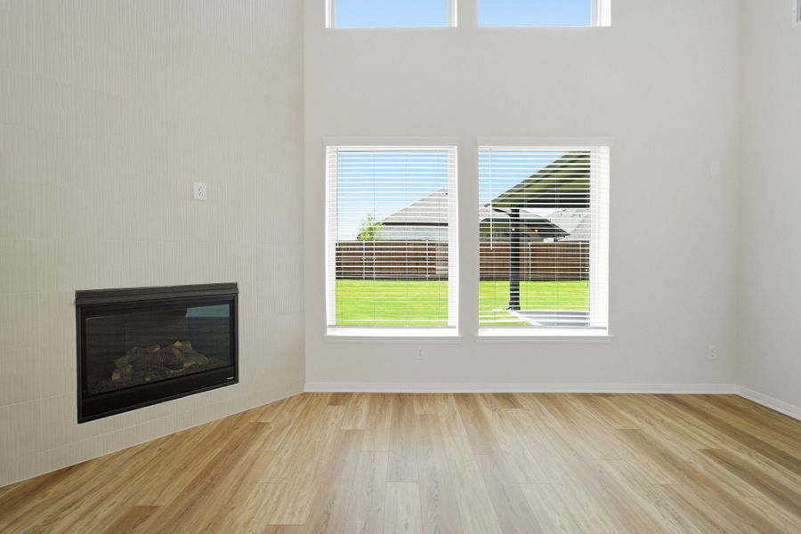 Spacious, unfurnished interior of a new home in La Terra, Celina (Image 47).