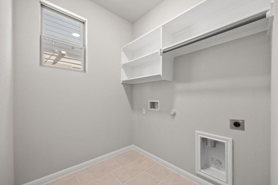 Spacious, unfurnished interior of a new home in Trinity Ranch, Elgin (Image 26).