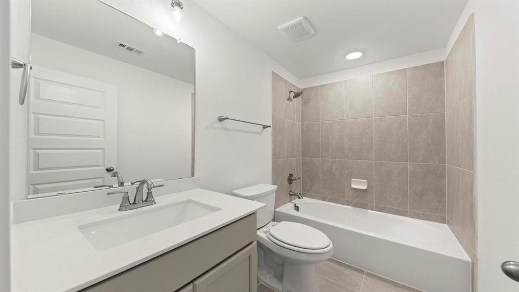 22. 1424 Elle - 2ND Bath