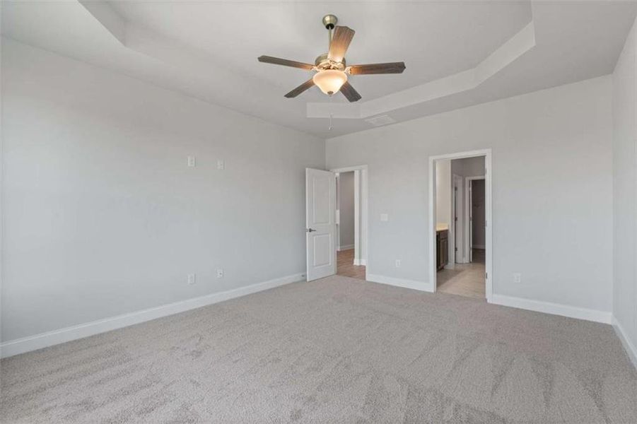 Spacious, unfurnished interior of a new home in Waters Edge, Mansfield (Image 21).