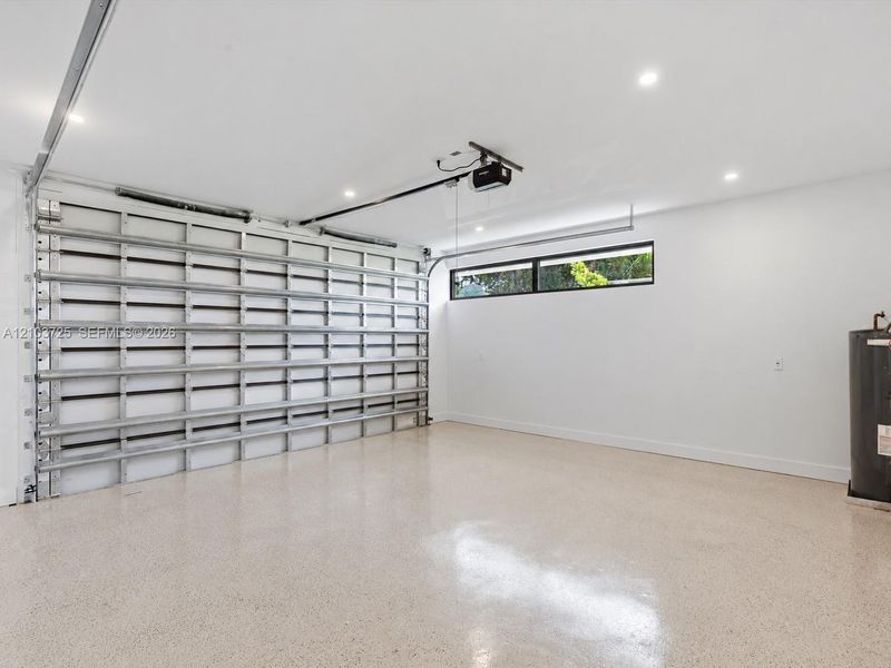Spacious, unfurnished interior of a new home in , Miami (Image 42).
