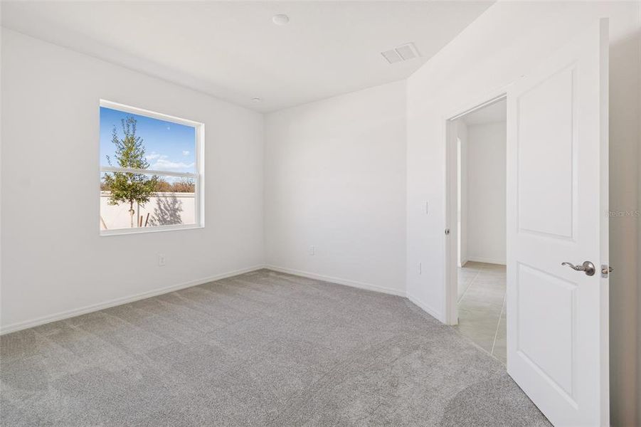 Spacious, unfurnished interior of a new home in Southpointe, Palmetto (Image 12).